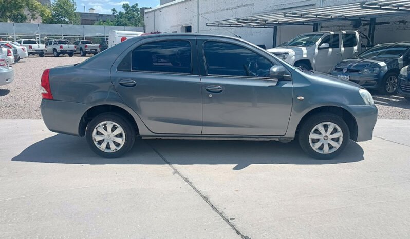 ETIOS – XS 1.5 4 PUERTAS – 2014 lleno