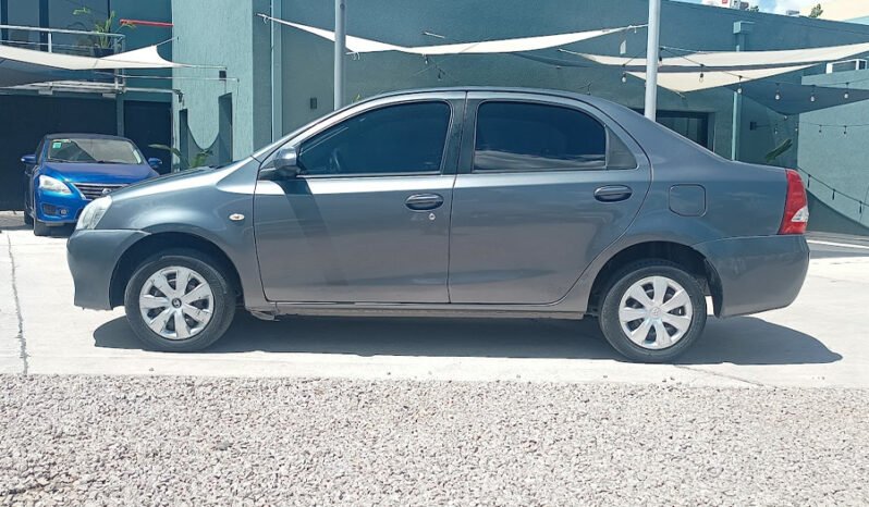 ETIOS – XS 1.5 4 PUERTAS – 2014 lleno