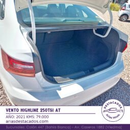 VENTO HIGHLINE 250 TSI AT – 2021 lleno