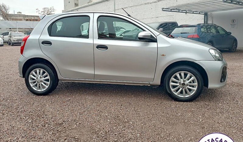 ETIOS X 1.5 5 PUERTAS – 2022 lleno