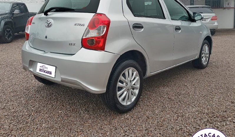 ETIOS X 1.5 5 PUERTAS – 2022 lleno