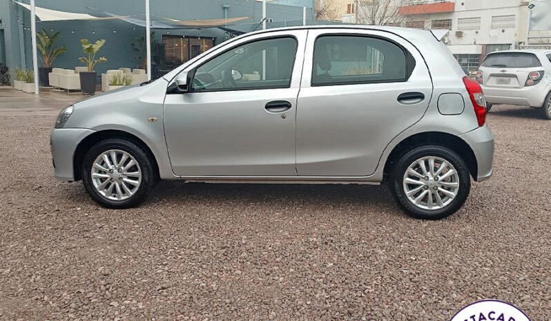 ETIOS X 1.5 5 PUERTAS – 2022 lleno