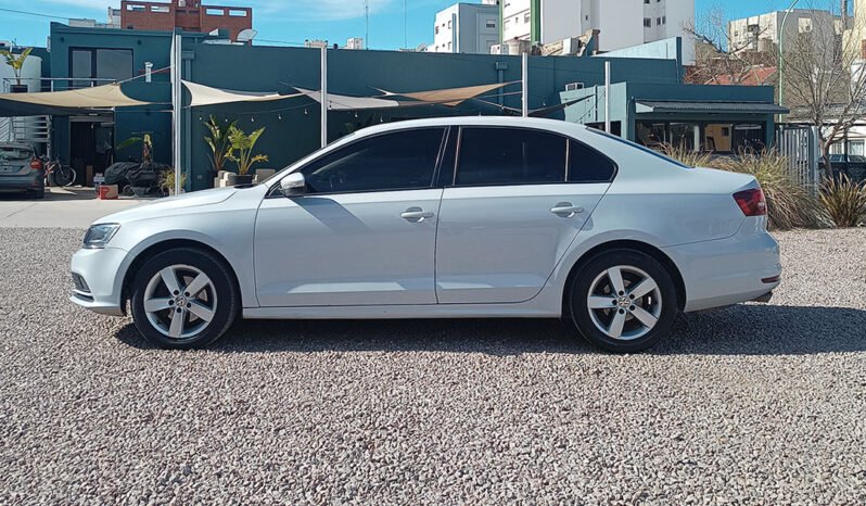 VENTO COMFORTLINE 1.4 MT – 2017 lleno