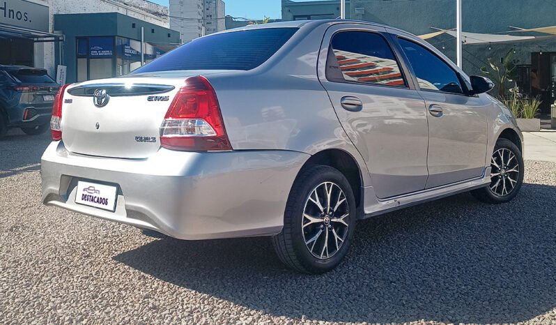 ETIOS XLS 1.5 6MT 4 PUERTAS lleno